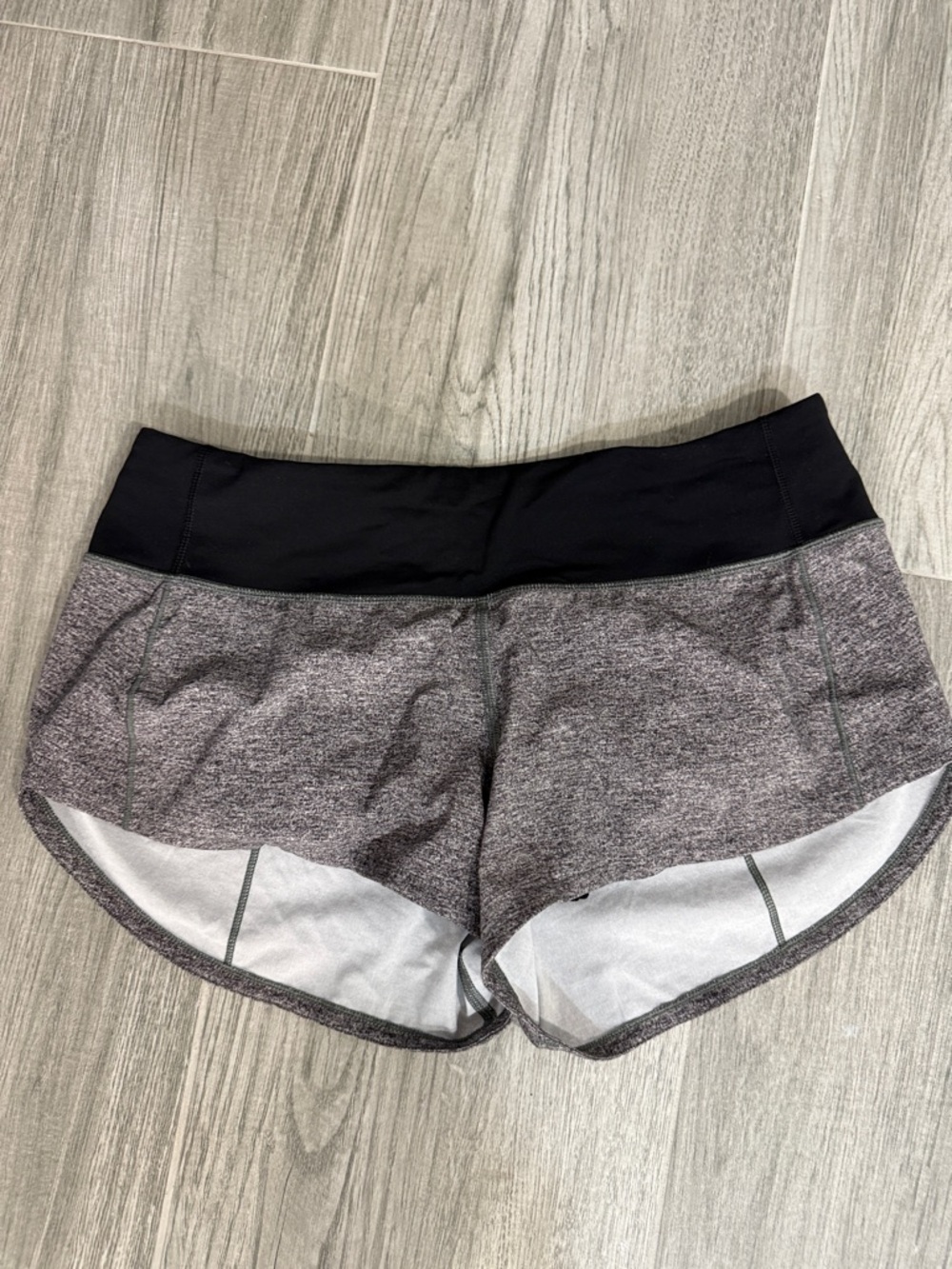 EUC Lululemon Speed Shorts 2.5”